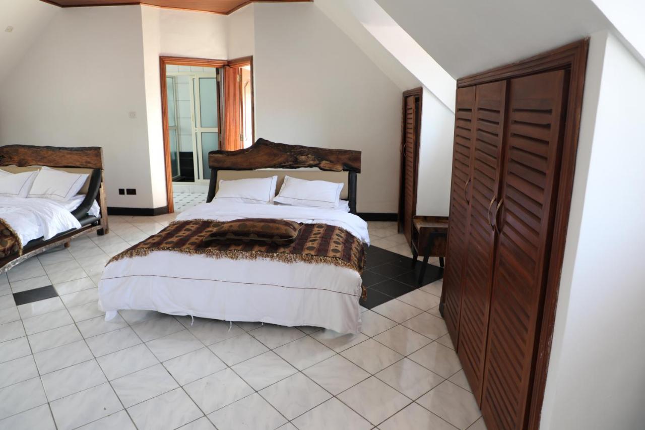 Stallion Place - Bed And Breakfast Kampala Buitenkant foto