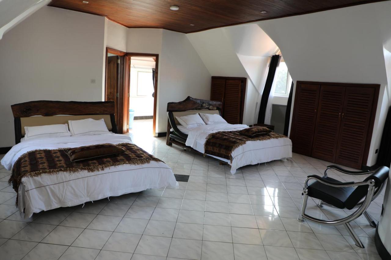 Stallion Place - Bed And Breakfast Kampala Buitenkant foto