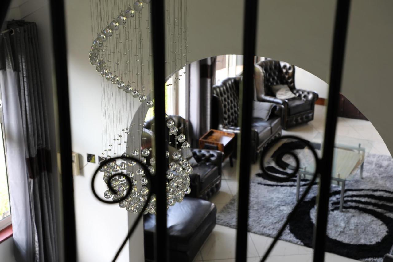 Stallion Place - Bed And Breakfast Kampala Buitenkant foto