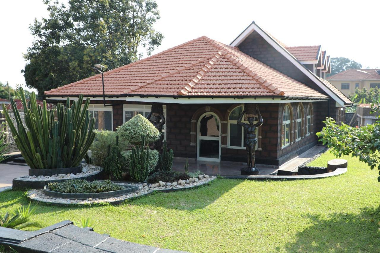 Stallion Place - Bed And Breakfast Kampala Buitenkant foto