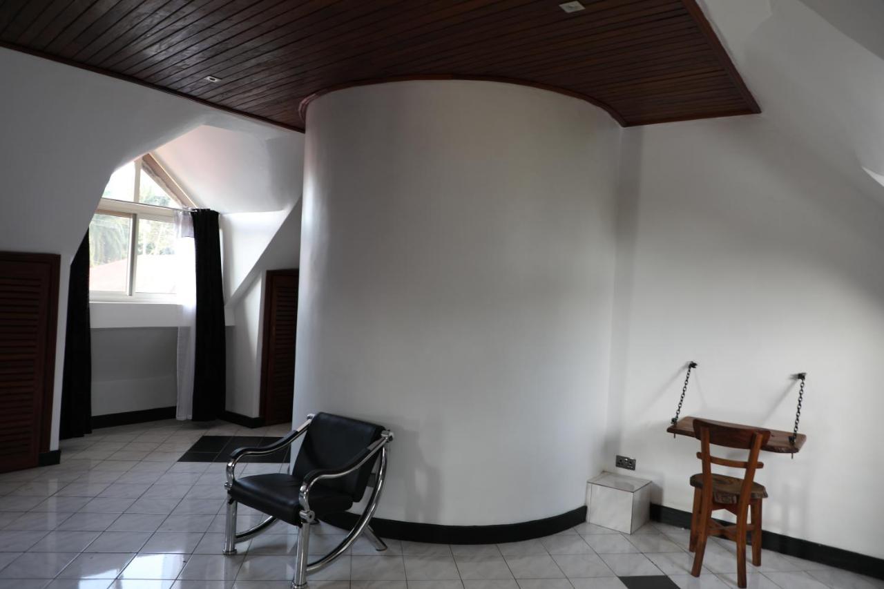Stallion Place - Bed And Breakfast Kampala Buitenkant foto